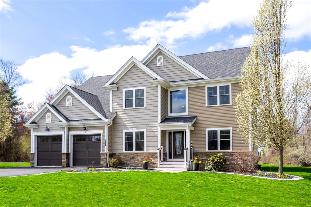 115 Oak Ave, Lunenburg, Massachusetts, 4 Bedrooms Bedrooms, 8 Rooms Rooms,3 BathroomsBathrooms,Residential,For Sale,Oak Ave,73496785