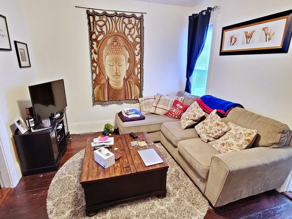 14 Montfern Ave, Boston, Massachusetts, 1 Bedroom Bedrooms, 3 Rooms Rooms,1 BathroomBathrooms,Residential Lease,For Rent,Montfern Ave,73494648