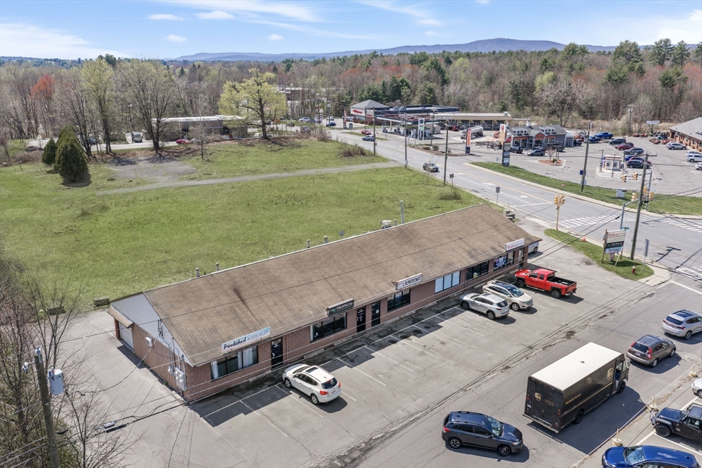 135 B Northampton St, Easthampton, Massachusetts, ,Business Opportunity,For Sale,Northampton St,73504385