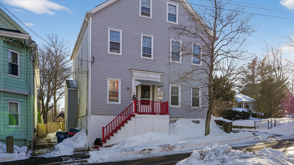 32 Franklin St, New Bedford, Massachusetts, 8 Bedrooms Bedrooms, 18 Rooms Rooms,4 BathroomsBathrooms,Residential Income,For Sale,Franklin St,73474515