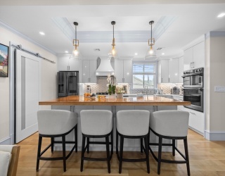 230 Proctor Ave, Revere, Massachusetts, 3 Bedrooms Bedrooms, 6 Rooms Rooms,2 BathroomsBathrooms,Residential,For Sale,Proctor Ave,73504419