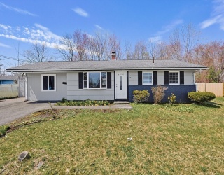 690 N Quincy St, Brockton, Massachusetts, 4 Bedrooms Bedrooms, 5 Rooms Rooms,1 BathroomBathrooms,Residential,For Sale,N Quincy St,73504430