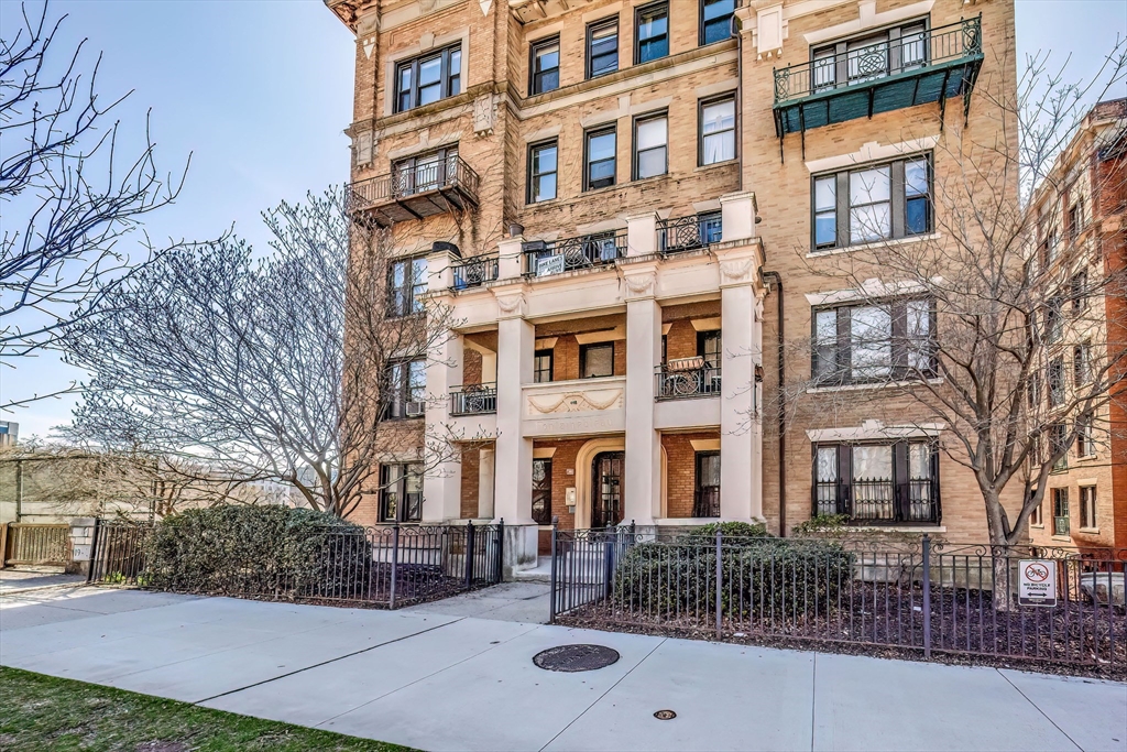 448 Park Drive, Boston, Massachusetts, 4 Bedrooms Bedrooms, 6 Rooms Rooms,2 BathroomsBathrooms,Residential,For Sale,Park Drive,73504327