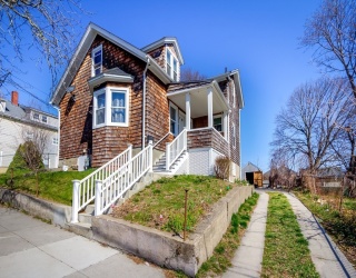 546 Snell St, Fall River, Massachusetts, 4 Bedrooms Bedrooms, 6 Rooms Rooms,2 BathroomsBathrooms,Residential,For Sale,Snell St,73504442