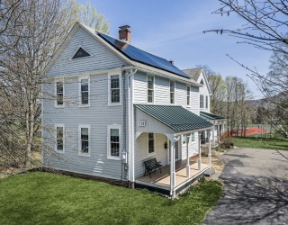 158 Park St, Easthampton, Massachusetts, 4 Bedrooms Bedrooms, 10 Rooms Rooms,2 BathroomsBathrooms,Residential,For Sale,Park St,73504285