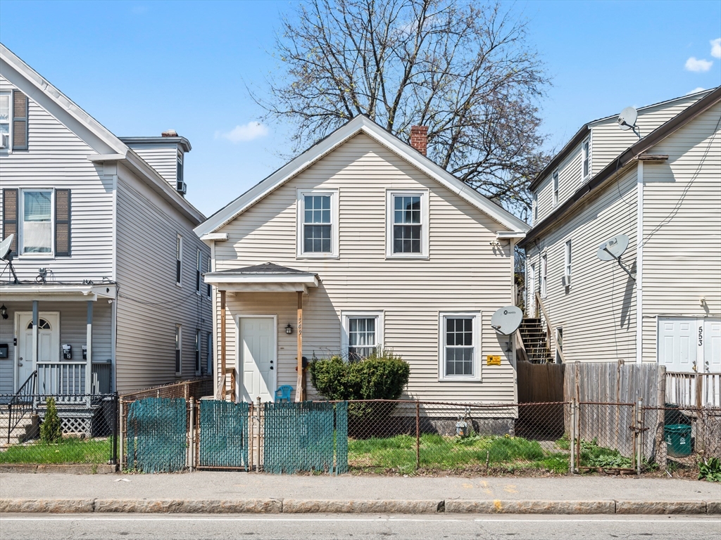 549 Cambridge St, Worcester, Massachusetts, 4 Bedrooms Bedrooms, 7 Rooms Rooms,1.5 BathroomsBathrooms,Residential,For Sale,Cambridge St,73504310