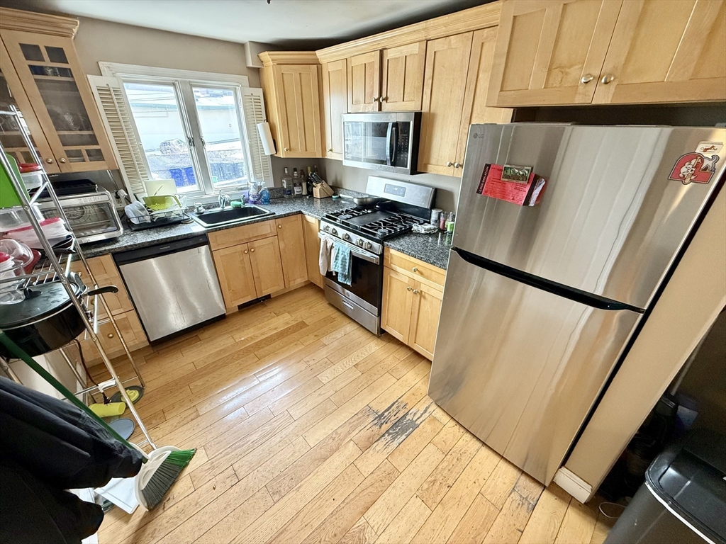 210 K St, Boston, Massachusetts, 5 Bedrooms Bedrooms, 8 Rooms Rooms,2 BathroomsBathrooms,Residential Lease,For Rent,K St,73504319