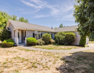 2602 Green St, Middleboro, Massachusetts, 2 Bedrooms Bedrooms, 6 Rooms Rooms,2 BathroomsBathrooms,Residential,For Sale,Green St,73496346