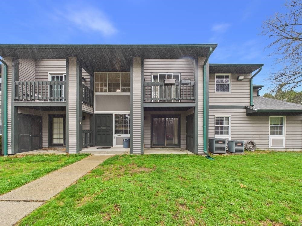 1940 Phillips Rd, New Bedford, Massachusetts, 3 Bedrooms Bedrooms, 5 Rooms Rooms,1 BathroomBathrooms,Residential,For Sale,Phillips Rd,73504344