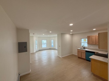 76 Lowell St, Methuen, Massachusetts, 2 Bedrooms Bedrooms, 4 Rooms Rooms,1 BathroomBathrooms,Residential Lease,For Rent,Lowell St,73504366 76 Lowell St, Methuen, Massachusetts, 2 Bedrooms Bedrooms, 4 Rooms Rooms,1 BathroomBathrooms,Residential Lease,For Rent,Lowell St,73504366