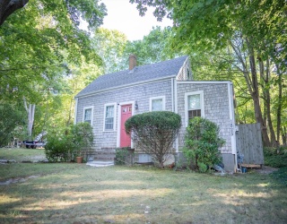 1825 Main St, Barnstable, Massachusetts, 2 Bedrooms Bedrooms, 5 Rooms Rooms,1 BathroomBathrooms,Residential,For Sale,Main St,73504364