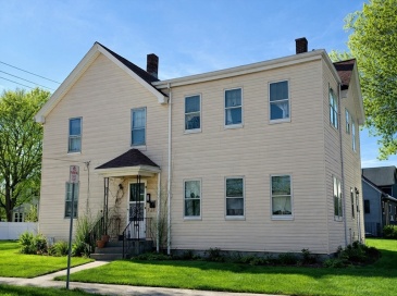 51 Farwell Street, Waltham, Massachusetts, 6 Bedrooms Bedrooms, 10 Rooms Rooms,2 BathroomsBathrooms,Residential Income,For Sale,Farwell Street,73497075