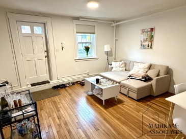 576 Washington Street, Brookline, Massachusetts, 2 Bedrooms Bedrooms, 5 Rooms Rooms,1 BathroomBathrooms,Residential Lease,For Rent,Washington Street,73504447 576 Washington Street, Brookline, Massachusetts, 2 Bedrooms Bedrooms, 5 Rooms Rooms,1 BathroomBathrooms,Residential Lease,For Rent,Washington Street,73504447