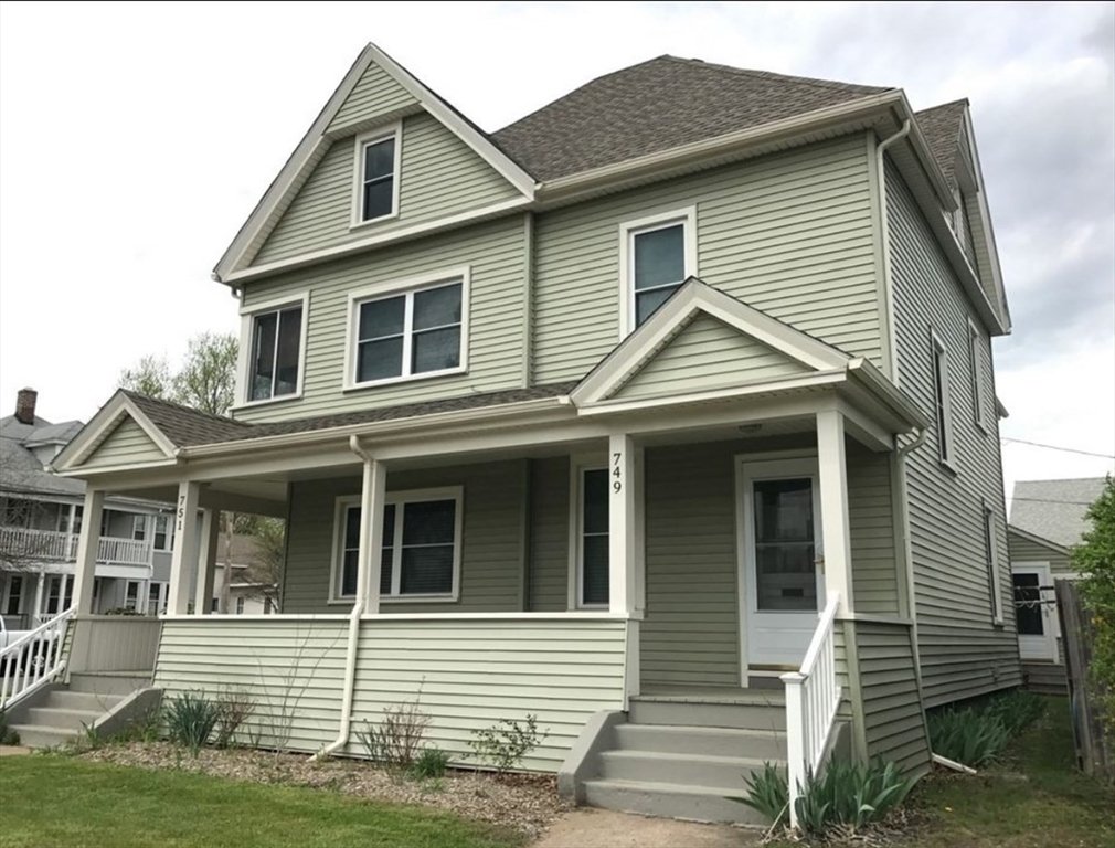 751 Hampden Street, Holyoke, Massachusetts, 2 Bedrooms Bedrooms, 5 Rooms Rooms,1 BathroomBathrooms,Residential Lease,For Rent,Hampden Street,73504451