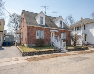 16 Central Ct, Leominster, Massachusetts, 4 Bedrooms Bedrooms, 7 Rooms Rooms,2 BathroomsBathrooms,Residential Income,For Sale,Central Ct,73504294