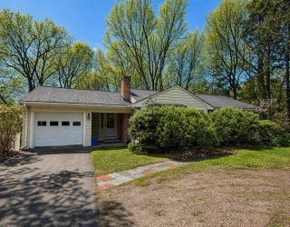 80 Adams St, Lexington, Massachusetts, 4 Bedrooms Bedrooms, 7 Rooms Rooms,2 BathroomsBathrooms,Residential Lease,For Rent,Adams St,73504473