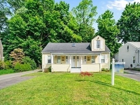 29-31 Pond St, Canton, Massachusetts, 5 Bedrooms Bedrooms, 10 Rooms Rooms,2.5 BathroomsBathrooms,Residential Income,For Sale,Pond St,73504512