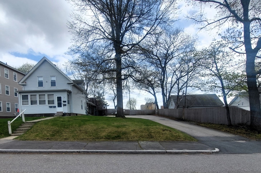 6 Buffum St, Worcester, Massachusetts, 6 Bedrooms Bedrooms, 17 Rooms Rooms,4 BathroomsBathrooms,Residential Income,For Sale,Buffum St,73504518