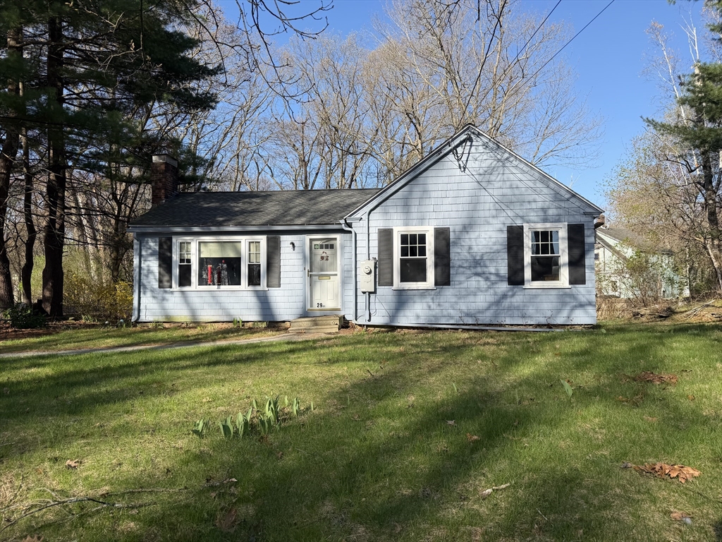 29 Outlook Drive, Worcester, Massachusetts, 2 Bedrooms Bedrooms, 4 Rooms Rooms,1 BathroomBathrooms,Residential,For Sale,Outlook Drive,73504498