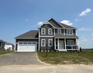 60 Titicut Avenue, Bridgewater, Massachusetts, 3 Bedrooms Bedrooms, 8 Rooms Rooms,2.5 BathroomsBathrooms,Residential,For Sale,Titicut Avenue,73504521