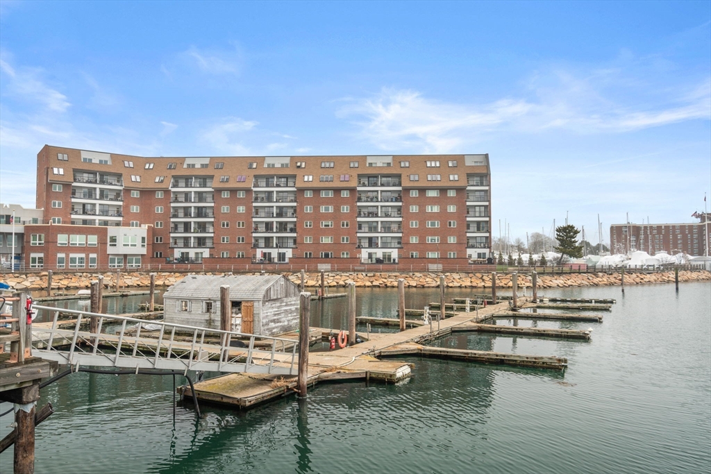 150 Lynnway, Lynn, Massachusetts, 2 Bedrooms Bedrooms, 5 Rooms Rooms,2 BathroomsBathrooms,Residential,For Sale,Lynnway,73504331