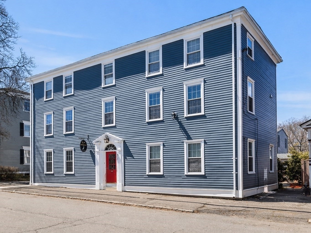 32 Market St, Newburyport, Massachusetts, 11 Bedrooms Bedrooms, 25 Rooms Rooms,11 BathroomsBathrooms,Residential Income,For Sale,Market St,73504490