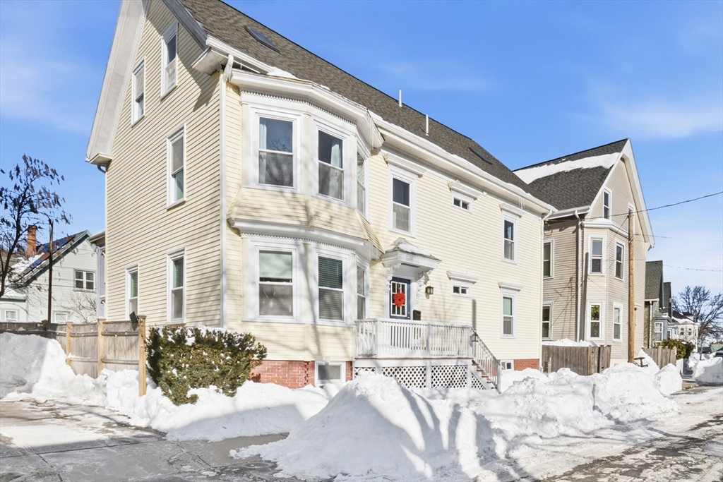 21 Emerton St, Salem, Massachusetts, 4 Bedrooms Bedrooms, 7 Rooms Rooms,3 BathroomsBathrooms,Residential,For Sale,Emerton St,73474779