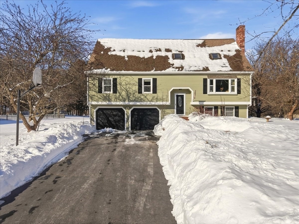 14 Windchime Drive, Mansfield, Massachusetts, 4 Bedrooms Bedrooms, 8 Rooms Rooms,2 BathroomsBathrooms,Residential,For Sale,Windchime Drive,73473858