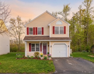 76 Juniper Lane, Tewksbury, Massachusetts, 3 Bedrooms Bedrooms, 6 Rooms Rooms,1.5 BathroomsBathrooms,Residential,For Sale,Juniper Lane,73484564