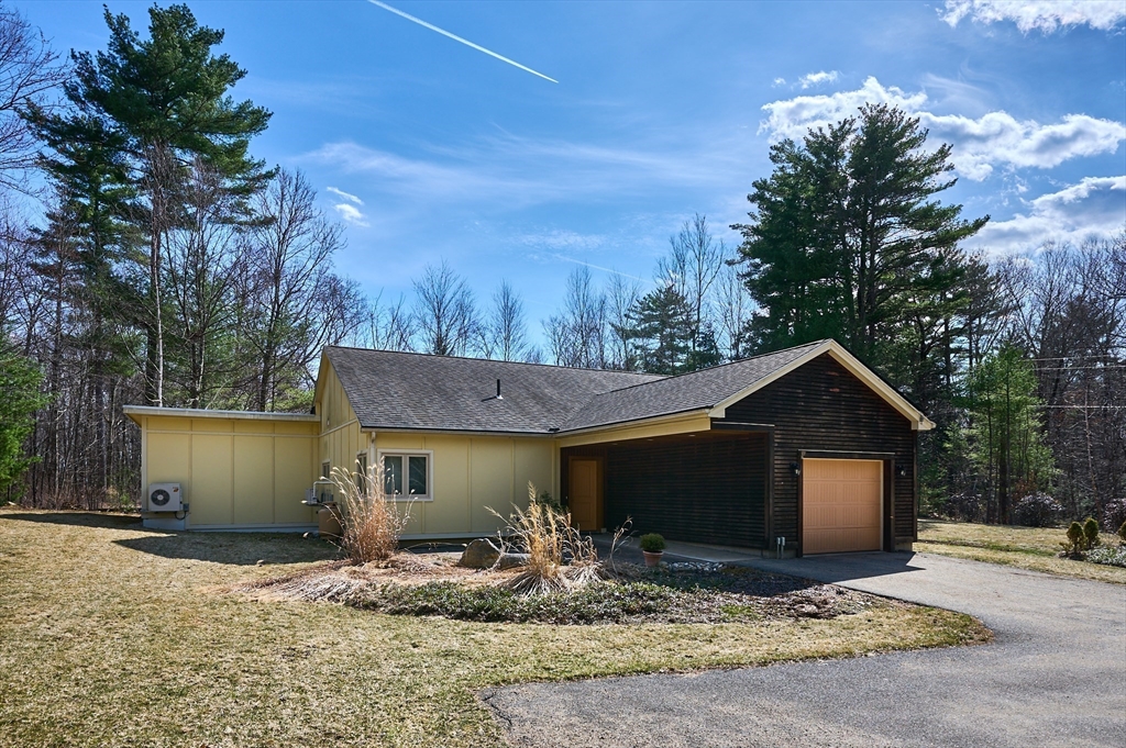 471 Flat Hills Rd, Amherst, Massachusetts, 2 Bedrooms Bedrooms, 6 Rooms Rooms,2 BathroomsBathrooms,Residential,For Sale,Flat Hills Rd,73504583