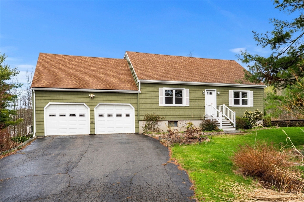 413 Wethersfield Street, Rowley, Massachusetts, 4 Bedrooms Bedrooms, 7 Rooms Rooms,2 BathroomsBathrooms,Residential,For Sale,Wethersfield Street,73504579