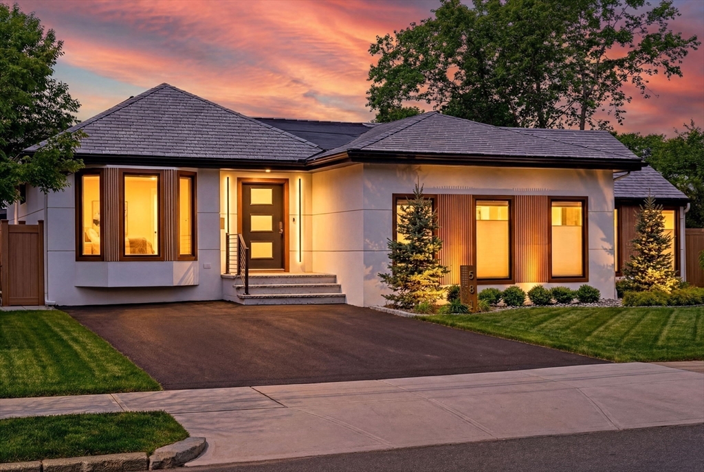 581 Saw Mill Brook Parkway, Newton, Massachusetts, 3 Bedrooms Bedrooms, 7 Rooms Rooms,3 BathroomsBathrooms,Residential,For Sale,Saw Mill Brook Parkway,73504586