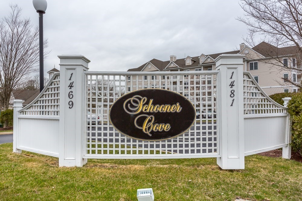 1481 Phillips Rd, New Bedford, Massachusetts, 3 Bedrooms Bedrooms, 5 Rooms Rooms,2 BathroomsBathrooms,Residential,For Sale,Phillips Rd,73504590