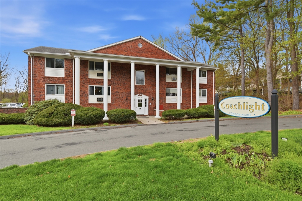 74 Barrett Street, Northampton, Massachusetts, 2 Bedrooms Bedrooms, 4 Rooms Rooms,1 BathroomBathrooms,Residential,For Sale,Barrett Street,73504600