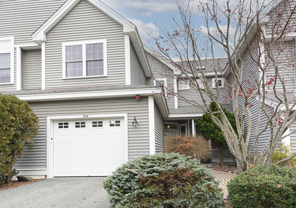 806 Ledgewood Way, Clinton, Massachusetts, 3 Bedrooms Bedrooms, 7 Rooms Rooms,3.5 BathroomsBathrooms,Residential,For Sale,Ledgewood Way,73504599