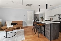 1 Rockingham Ave, Malden, Massachusetts, 2 Bedrooms Bedrooms, 3 Rooms Rooms,2 BathroomsBathrooms,Residential Lease,For Rent,Rockingham Ave,73504612
