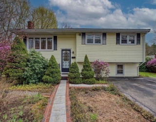 103 Columbus Ave, Stoughton, Massachusetts, 3 Bedrooms Bedrooms, 7 Rooms Rooms,2 BathroomsBathrooms,Residential,For Sale,Columbus Ave,73504631