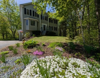 6 Marrissa Cir, Charlton, Massachusetts, 4 Bedrooms Bedrooms, 8 Rooms Rooms,2.5 BathroomsBathrooms,Residential,For Sale,Marrissa Cir,73504639