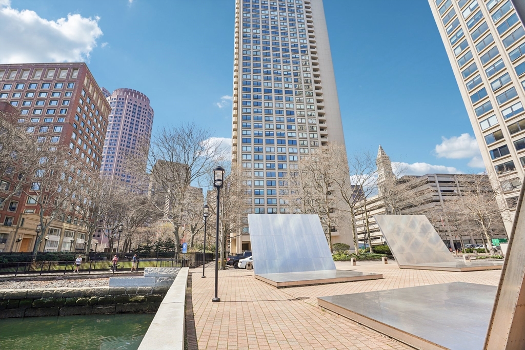 65 East India Row, Boston, Massachusetts, 1 Bedroom Bedrooms, 3 Rooms Rooms,1 BathroomBathrooms,Residential,For Sale,East India Row,73504641