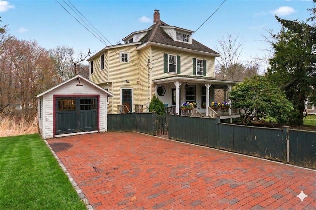 30 Main St, Newbury, Massachusetts, 3 Bedrooms Bedrooms, 8 Rooms Rooms,2 BathroomsBathrooms,Residential,For Sale,Main St,73504681