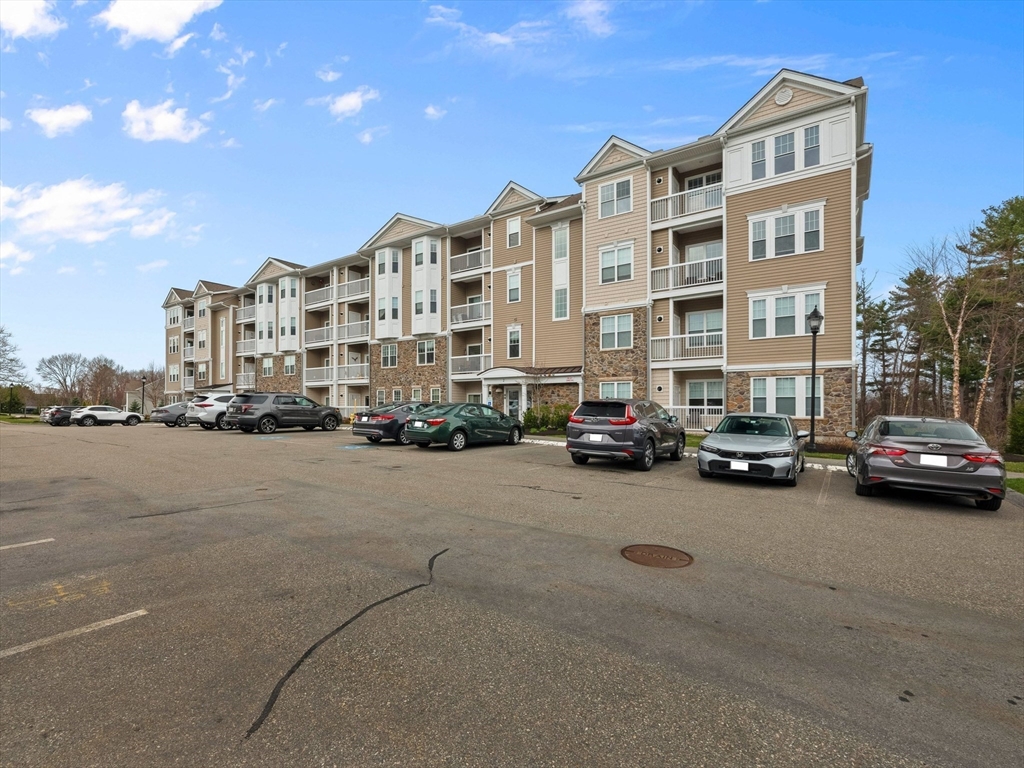 2 Francis Dr, Andover, Massachusetts, 2 Bedrooms Bedrooms, 5 Rooms Rooms,2 BathroomsBathrooms,Residential,For Sale,Francis Dr,73501857