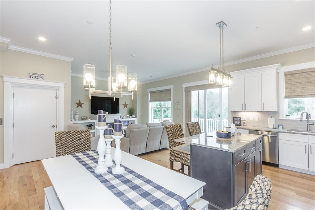 1 Jana, Merrimac, Massachusetts, 2 Bedrooms Bedrooms, 6 Rooms Rooms,2.5 BathroomsBathrooms,Residential,For Sale,Jana,73504760