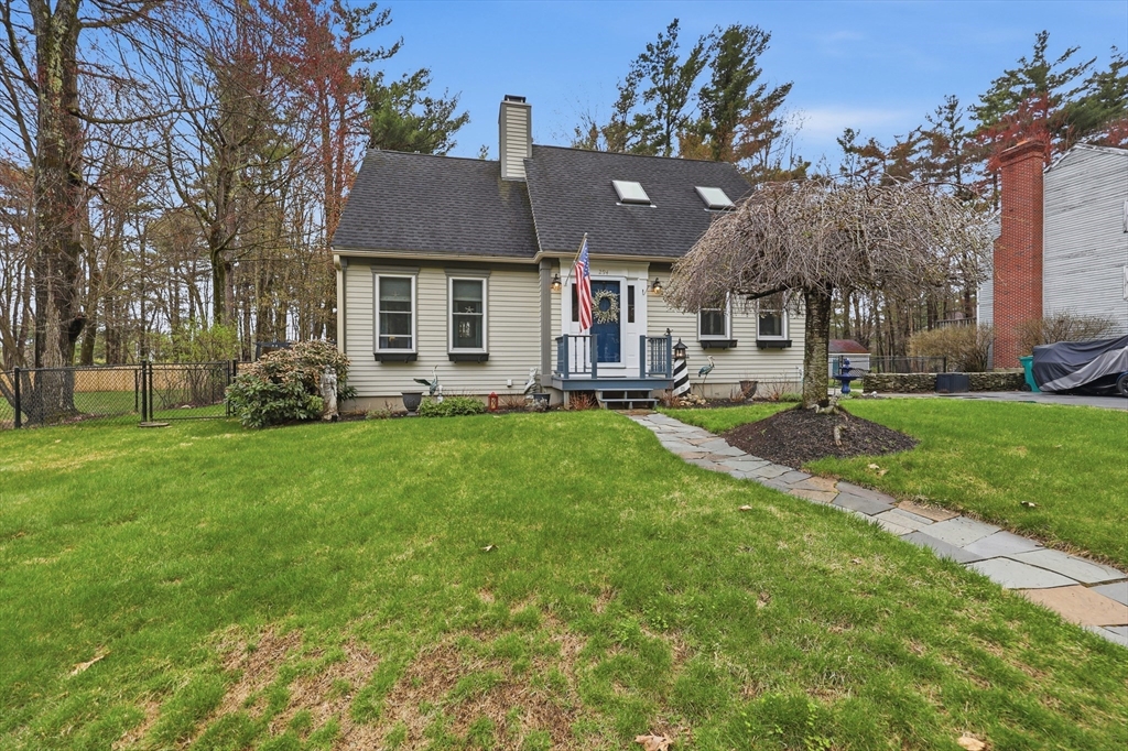 294 Stoneybrook Rd, Fitchburg, Massachusetts, 2 Bedrooms Bedrooms, 6 Rooms Rooms,2 BathroomsBathrooms,Residential,For Sale,Stoneybrook Rd,73504768