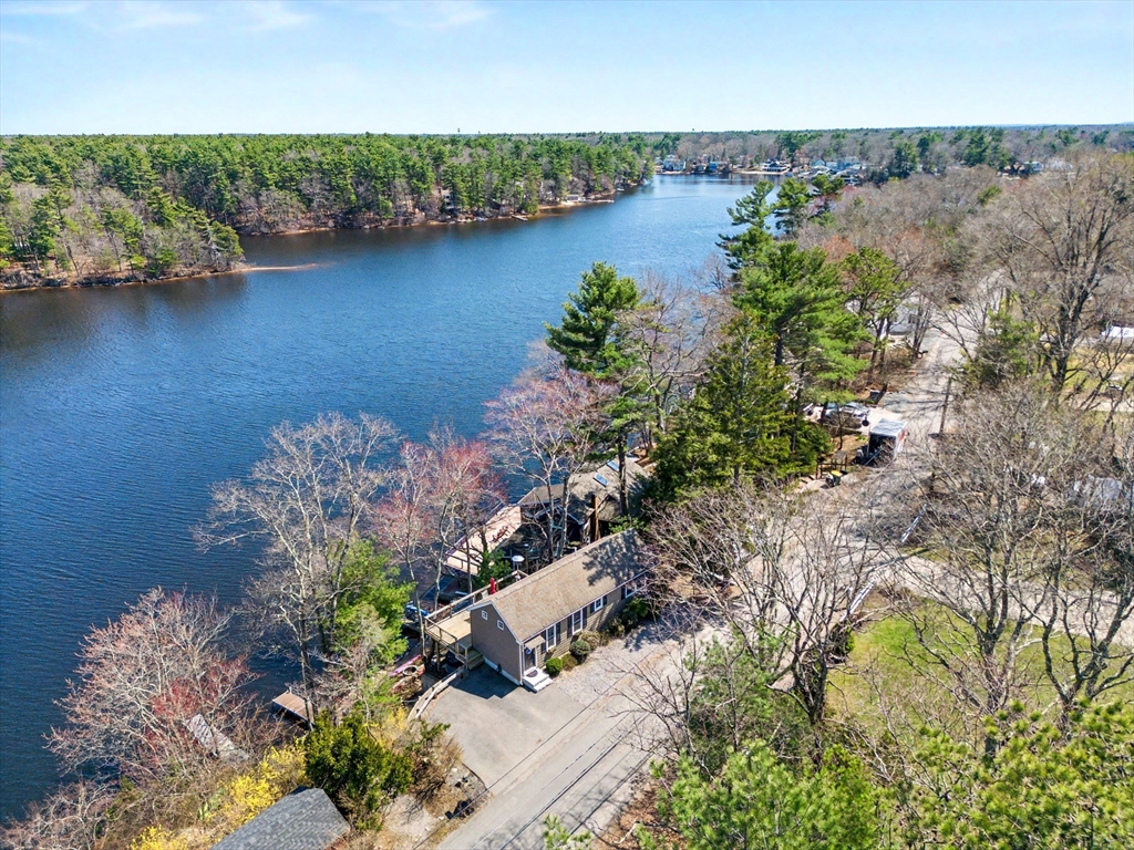 210 Oakridge Ave, North Attleboro, Massachusetts, 2 Bedrooms Bedrooms, 5 Rooms Rooms,2 BathroomsBathrooms,Residential,For Sale,Oakridge Ave,73504767