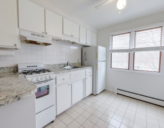 180 Tyngsboro Rd, Chelmsford, Massachusetts, 2 Bedrooms Bedrooms, 4 Rooms Rooms,1 BathroomBathrooms,Residential,For Sale,Tyngsboro Rd,73504783