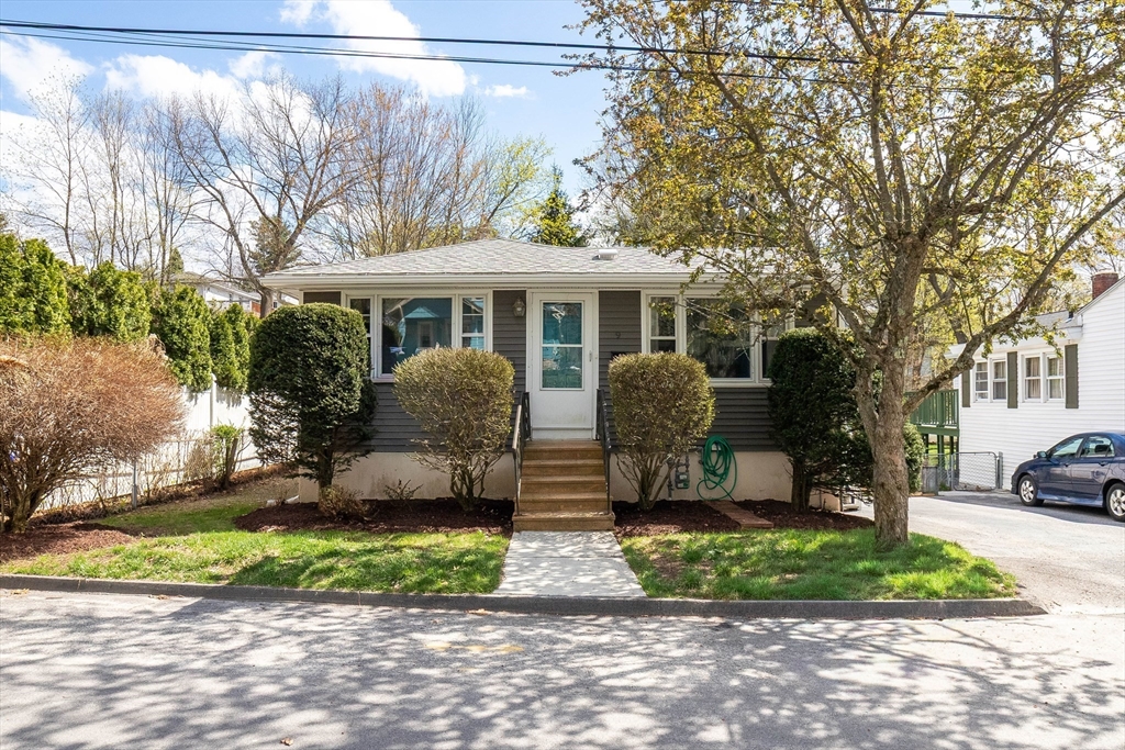 9 Briarcliff Street, Worcester, Massachusetts, 2 Bedrooms Bedrooms, 6 Rooms Rooms,1 BathroomBathrooms,Residential,For Sale,Briarcliff Street,73504799