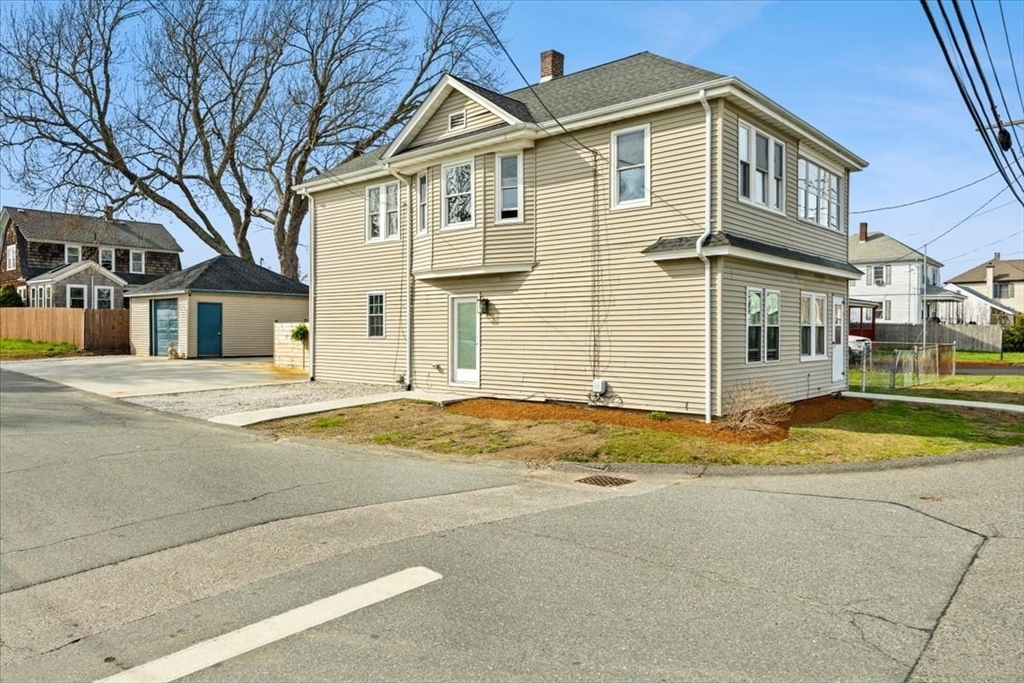 163 Macomber Ave, Swansea, Massachusetts, 4 Bedrooms Bedrooms, 12 Rooms Rooms,3 BathroomsBathrooms,Residential Income,For Sale,Macomber Ave,73504004