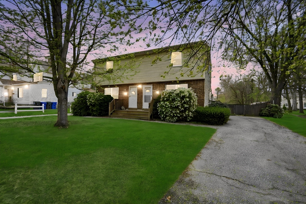 49-51 Tulsa St, Springfield, Massachusetts, 4 Bedrooms Bedrooms, 8 Rooms Rooms,3 BathroomsBathrooms,Residential Income,For Sale,Tulsa St,73503744