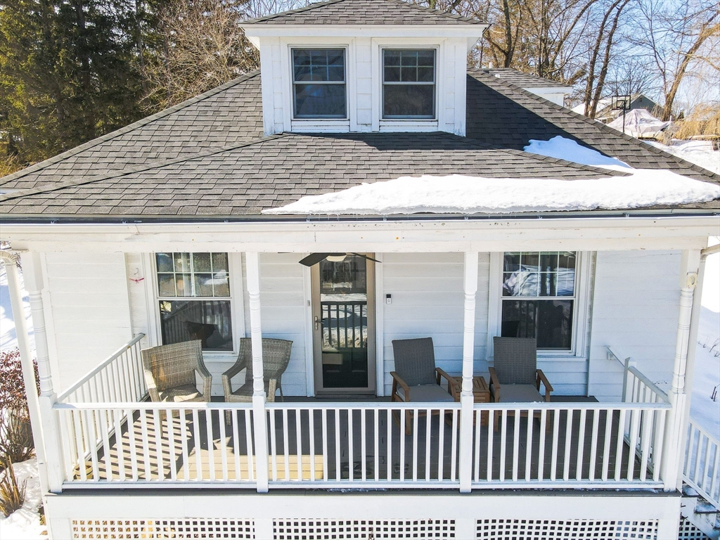 430 West Street, Reading, Massachusetts, 3 Bedrooms Bedrooms, 7 Rooms Rooms,2 BathroomsBathrooms,Residential,For Sale,West Street,73482379