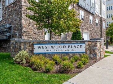 130 University Ave, Westwood, Massachusetts, 2 Bedrooms Bedrooms, 5 Rooms Rooms,2 BathroomsBathrooms,Residential,For Sale,University Ave,73437966